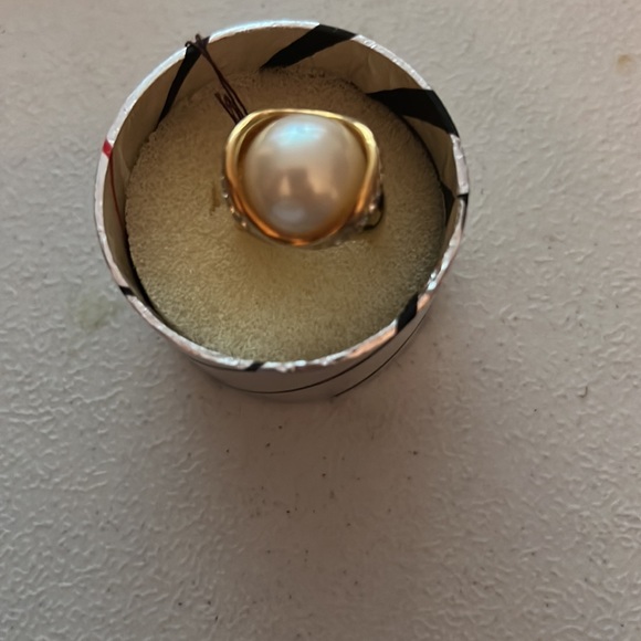 Ring - Picture 2 of 4